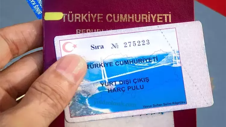 Yüzde 76 zamlanan yurt dışına çıkış harcı bin 250 TL’ye yükseldi 1 Yurtdışı çıkış harcı 500’den 710 liraya yükseltildi