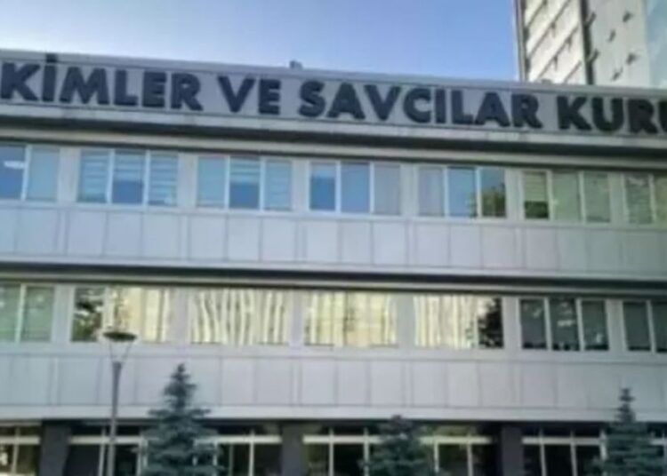 Resmi Gazete’de yayımlandı: HSK’dan bin 351 yeni hakim ve savcı ataması 1 ‘Ekrem İmamoğlu’ ve ‘Dilan Polat’ davalarının savcısı istifa etti