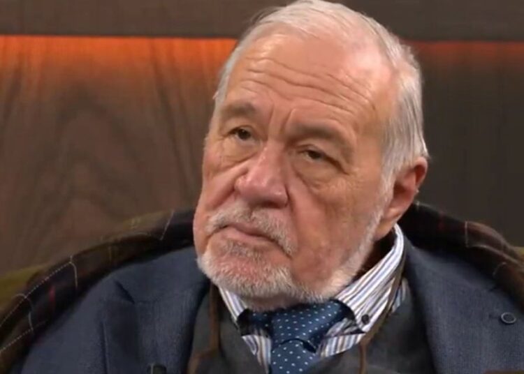 İlber Ortaylı'dan sağlık durumu açıklaması: Önceki sıkıntılarıma hiç benzemeyecek kadar ağır geçti 1 İlber Ortaylı canlı yayında korkuttu: Programdan ayrılmak zorunda kaldı