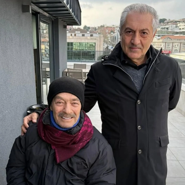 Kadir İnanır yoğun bakımdan çıktı; ilk fotoğraf geldi 3 Kadir İnanır yoğun bakımdan çıktı; ilk fotoğraf geldi