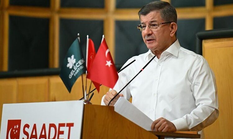 Ahmet Davutoğlu’nun “AKP’den kopmadım” açıklamasının ardından: Gelecek, Saadet ve DEVA, ‘çatı parti’ için bir kez daha toplanıyor