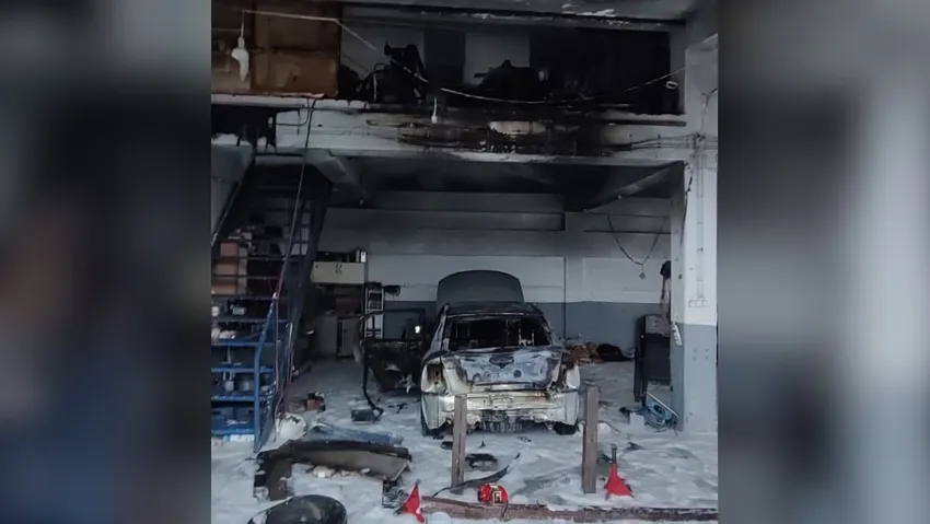 Tamircideki LPG’li araç bomba gibi patladı 2 Tamircideki LPG’li araç bomba gibi patladı