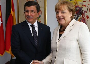 Davutoğlu’ndan ‘mülteci’ çıkışı: Beni ilgilendirmiyor