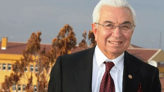 Eski Bakan Nahit Menteşe yaşamını yitirdi