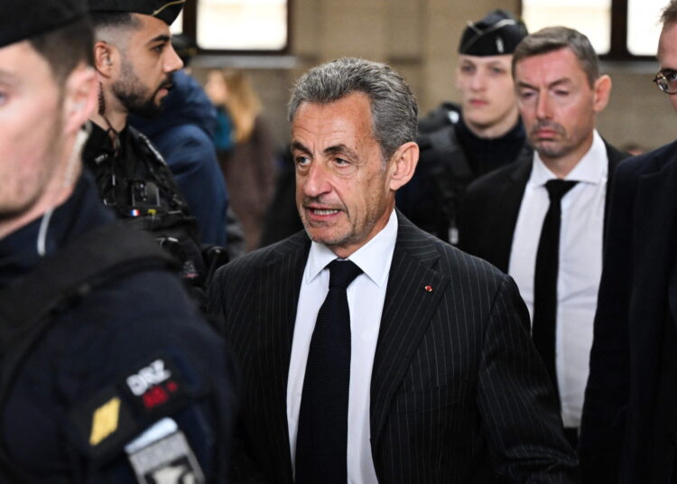 Sarkozy'nin Ulusal Liyakat Nişanı geri alındı 1 Yolsuzlukla yargılanan Fransa eski Cumhurbaşkanı Sarkozy’nin hapis cezası onandı
