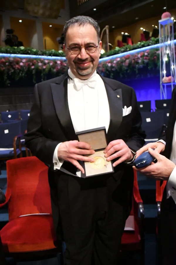 Nobel’i kazanan üçüncü Türk Daron Acemoğlu ödülünü kraliyet töreniyle aldı