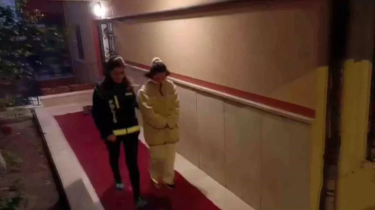 Sokak hayvanları derneği operasyonunda 8 şüpheli adliyeye sevk edildi 4 Sokak hayvanları derneği operasyonunda 8 şüpheli adliyeye sevk edildi