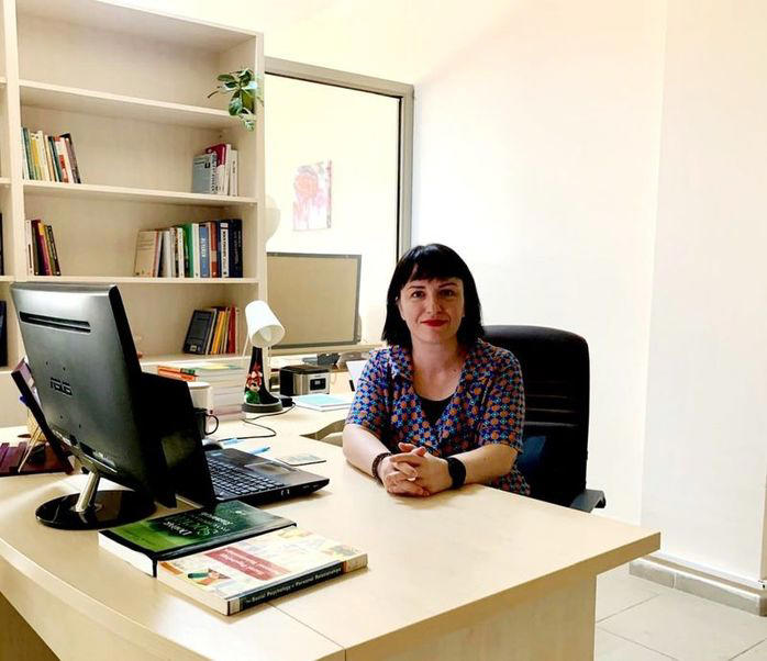Psikoloji bölümü akademisyeni, 4. kattan düşmüş olarak bulundu
