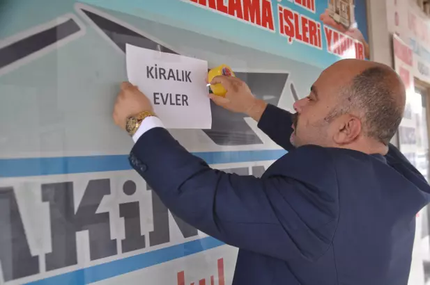 Suriyelilerden bazıları gidince Reyhanlı’da kiralar düştü! 3 Suriyelilerden bazıları gidince Reyhanlı’da kiralar düştü!