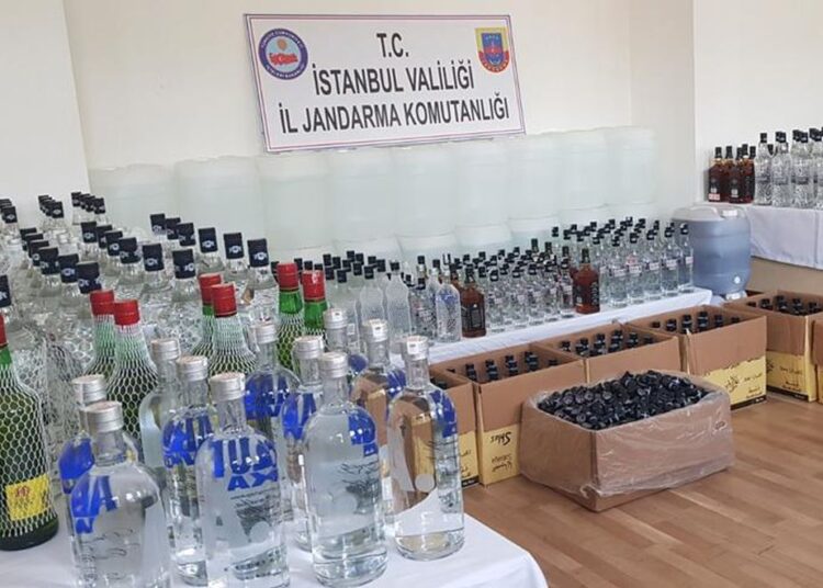 İstanbul'da sahte içkiden ölenlerin sayısı 22 oldu! 1 İstanbul’da sahte içkiden ölenlerin sayısı 22 oldu!