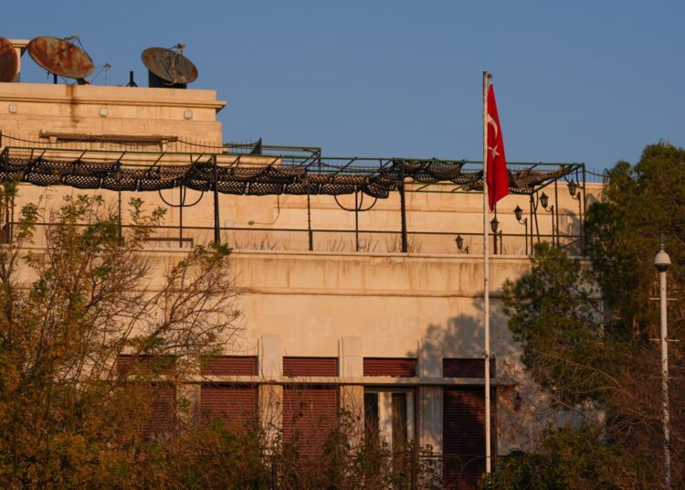 Türkiye’nin Şam Büyükelçiliği 12 yıl sonra tekrar açıldı