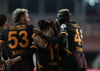 Safa Kar yazdı l Galatasaray ‘10 kişiyle’ kazandı!
