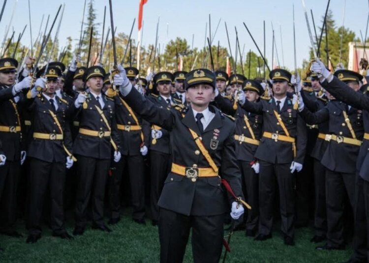 Teğmenlerin savunmasını Türkiye Barolar Birliği Başkanı Erinç Sağkan üstlendi 1 Teğmenlerin savunmasını Türkiye Barolar Birliği Başkanı Erinç Sağkan üstlendi