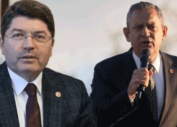 Bakan Tunç'tan Özgür Özel'e 'Kılıçdaroğlu' göndermesi: Sonunuz onun gibi olur 5 Bakan Tunç’tan Özgür Özel’e ‘Kılıçdaroğlu’ göndermesi: Sonunuz onun gibi olur