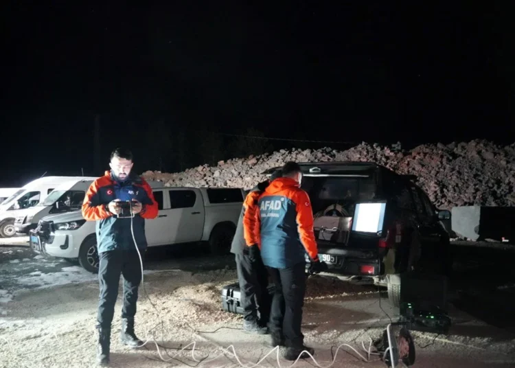 Radarda görünüp kaybolan cisim için Jandarma, AFAD ve Türk Hava Kuvvetleri teyakkuza geçti 1 Radarda görünüp kaybolan cisim için Jandarma, AFAD ve Türk Hava Kuvvetleri teyakkuza geçti