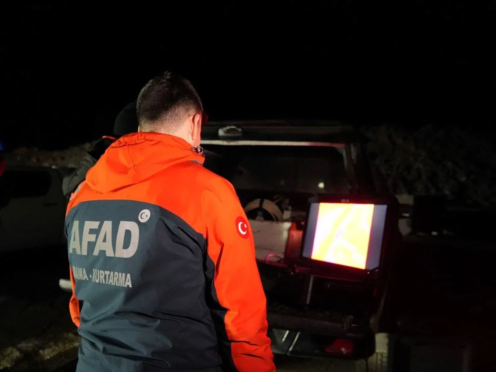 Radarda görünüp kaybolan cisim için Jandarma, AFAD ve Türk Hava Kuvvetleri teyakkuza geçti 4 Radarda görünüp kaybolan cisim için Jandarma, AFAD ve Türk Hava Kuvvetleri teyakkuza geçti