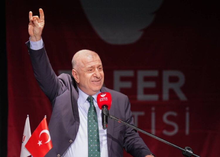 Ümit Özdağ'dan 'Öcalan' açıklaması: Kravat takıp Ankara sokaklarında dolaştırmamamız gerekir 1 Ümit Özdağ’dan ‘Öcalan’ açıklaması: Kravat takıp Ankara sokaklarında dolaştırmamamız gerekir