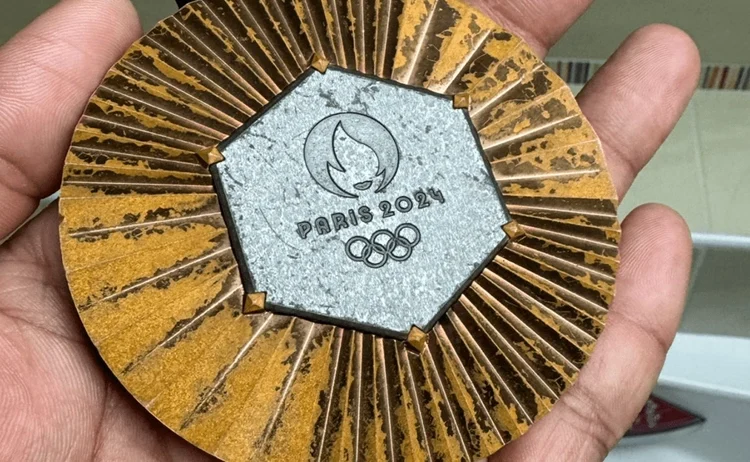 Olimpiyat skandalı: Madalyalar çürümeye başladı, sporcular iade ediyor 1 Olimpiyat skandalı: Madalyalar çürümeye başladı, sporcular iade ediyor