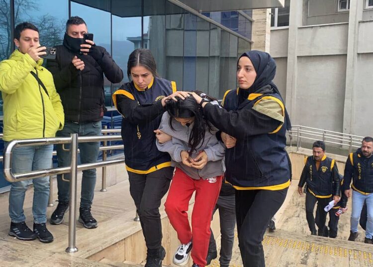 Zonguldak'ta 3,5 yaşındaki Efe ölü bulunmuştu: Cinayeti itiraf eden anne tutuklandı 1 Zonguldak’ta 3,5 yaşındaki Efe ölü bulunmuştu: Cinayeti itiraf eden anne tutuklandı