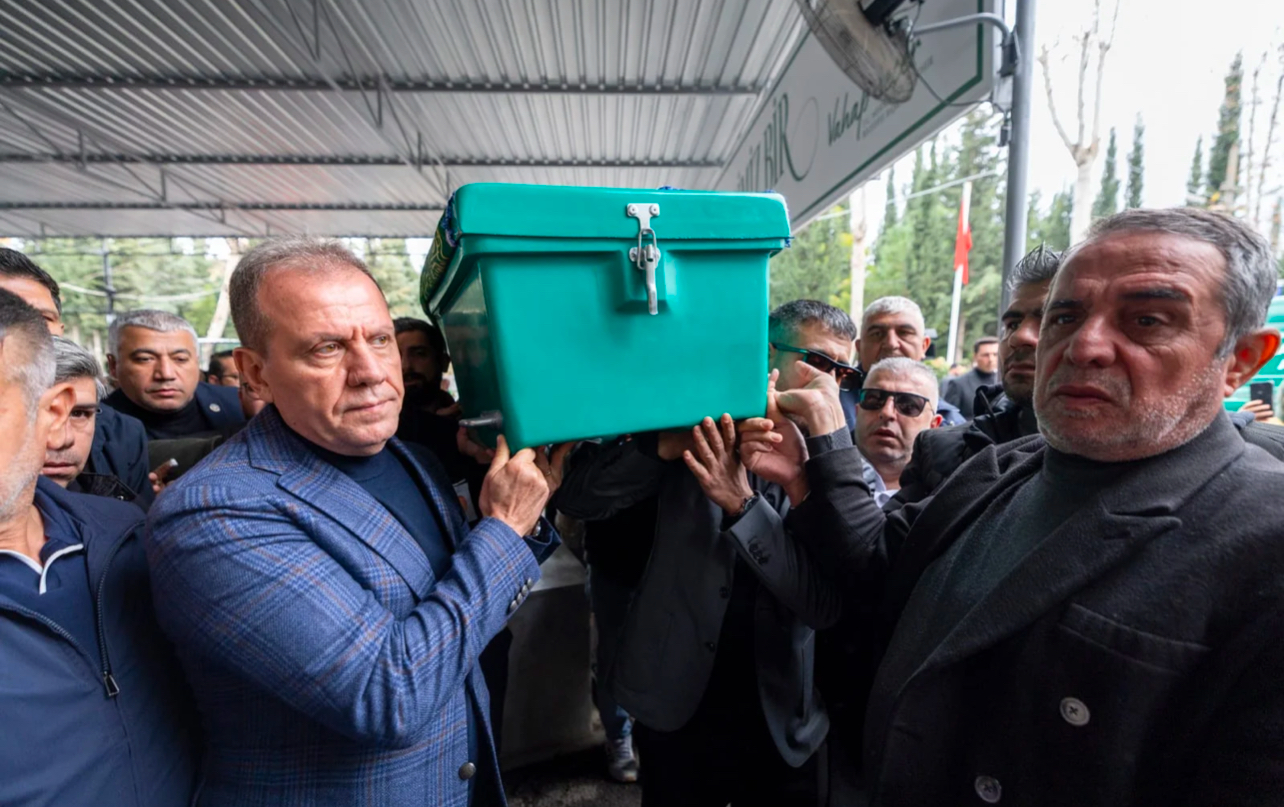 ‘1 Milyoncu Mehmet abi’ Mersin'de toprağa verildi