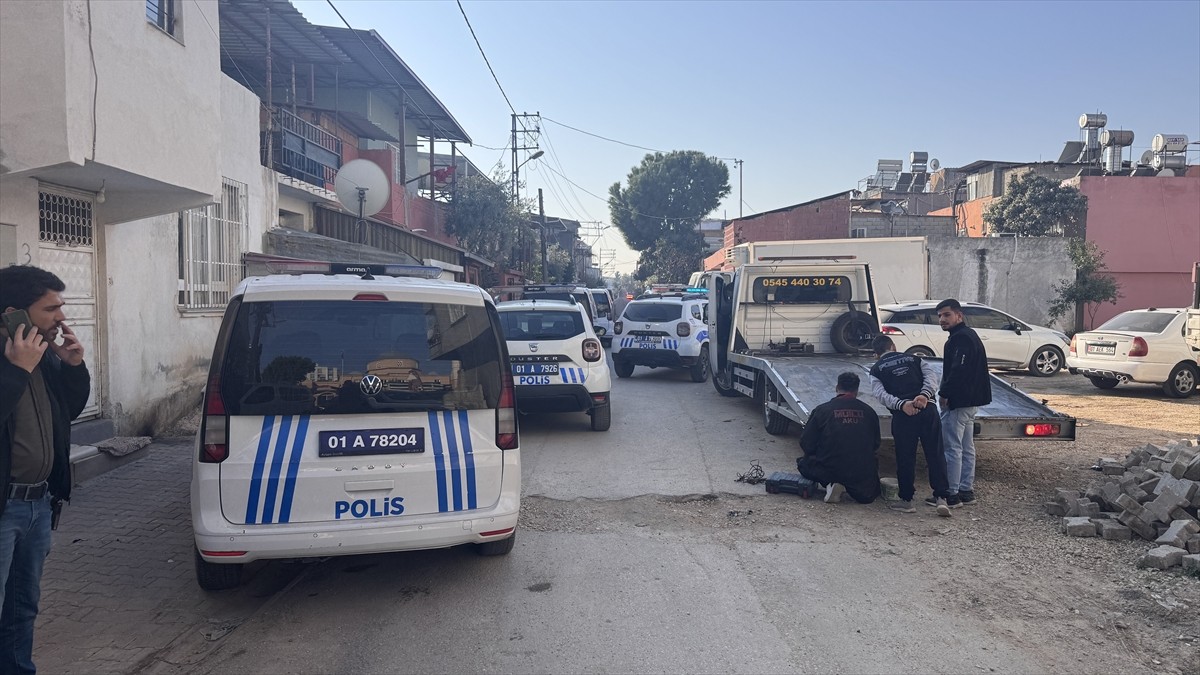 Kan donduran olay: 3 kişi bıçakla öldürülmüş halde bulundu