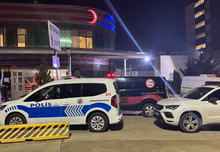 Hastane koridorunda kadın cinayeti! 1 Hastane koridorunda kadın cinayeti!