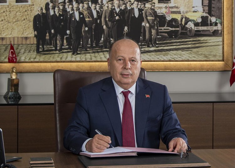 Erdoğan'ın partisine davet ettiği CHP'li başkan: 'Nezaket içinde bizi karşıladı' 1 Erdoğan’ın partisine davet ettiği CHP’li başkan: ‘Nezaket içinde bizi karşıladı’