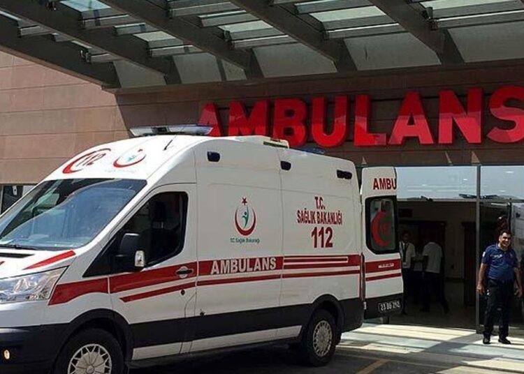 İmam Hatip'te bıçaklı kavga: 5 öğrenci yaralandı 1 İstanbul’da son 24 saatte 11 kişi sahte içkiden hayatını kaybetti