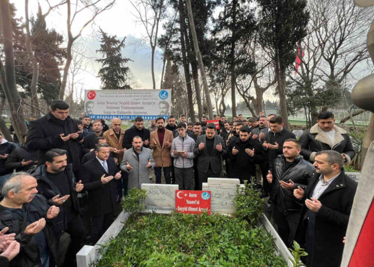 Ülkücüler, Ahmet Arvasi’yi kabri başında andı