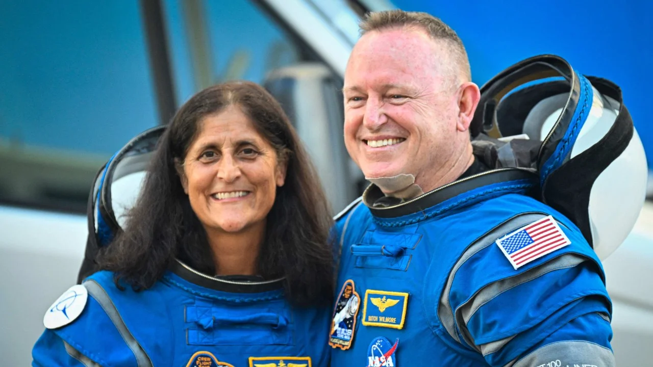 Uzayda mahsur kalan kadın astronot, 7 ay sonra uzay yürüyüşü yaptı