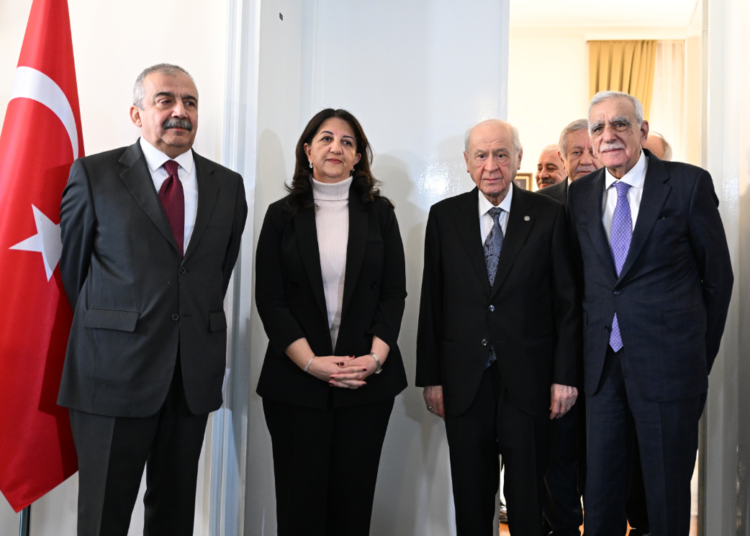 Ankara’da kritik temas: Devlet Bahçeli- DEM Parti heyeti arasında 40 dakikalık görüşme!