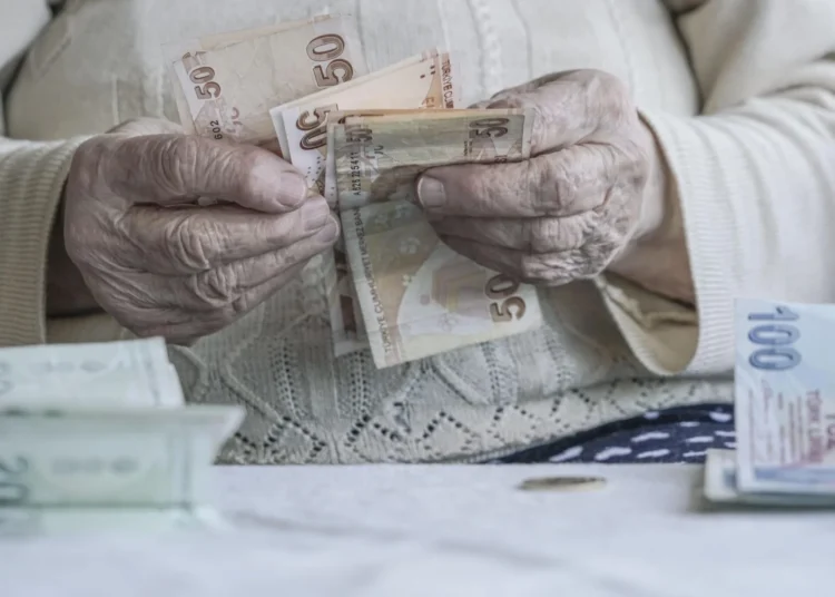 Yeni zamlarla birlikte emekli bayram ikramiyesi beklentisi de yükseldi 1 Yeni zamlarla birlikte emekli bayram ikramiyesi beklentisi de yükseldi