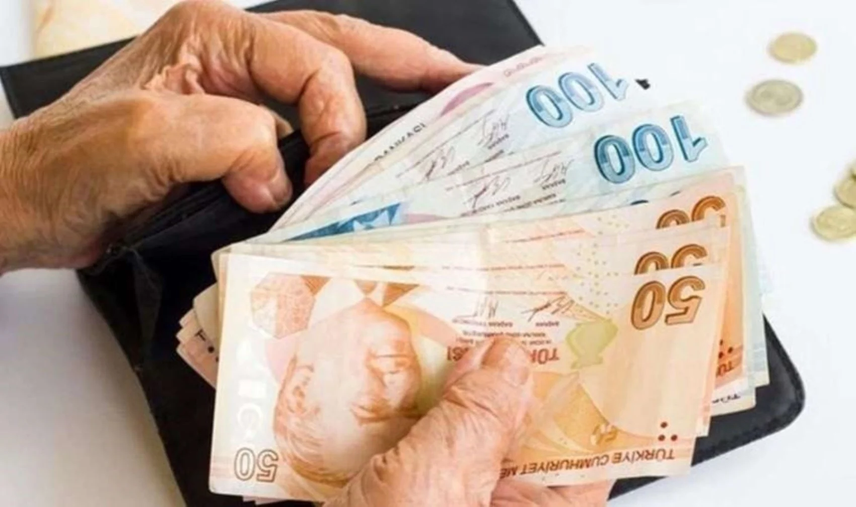 Yeni zamlarla birlikte emekli bayram ikramiyesi beklentisi de yükseldi 3 Yeni zamlarla birlikte emekli bayram ikramiyesi beklentisi de yükseldi