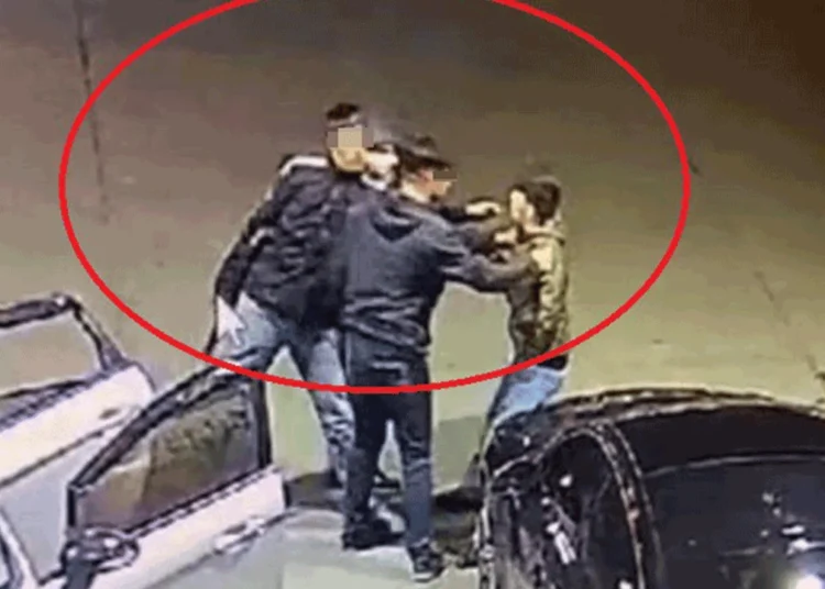 Diyarbakır'da zorla kaçırma olayında bir şüpheli tutuklandı 1 Diyarbakır’da zorla kaçırma olayında bir şüpheli tutuklandı