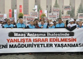 Diyanet çalışanları, banka promosyonu için eylem yaptı