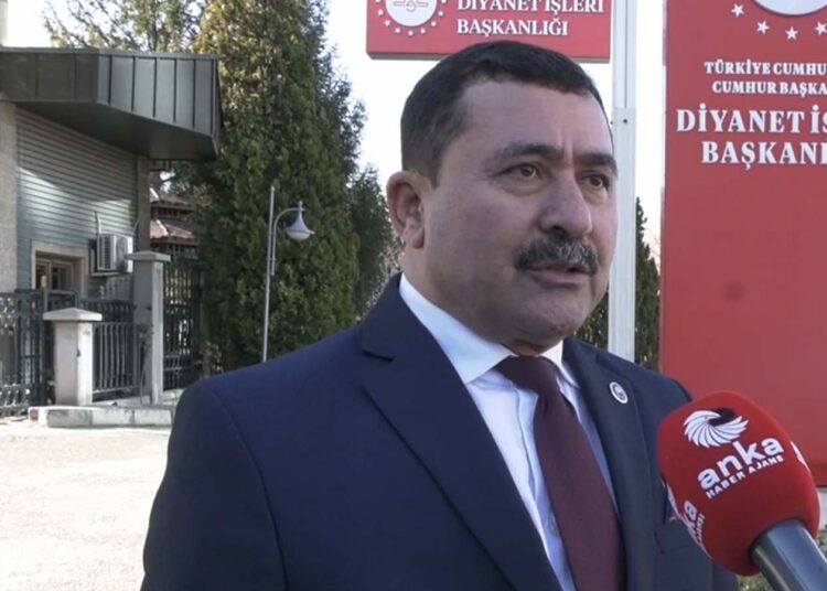 Diyanet Birlik - Sen'den maaş zammına tepki: "Yüzde 11,5 zam memurla alay etmektir" 1 Diyanet Birlik – Sen’den maaş zammına tepki: “Yüzde 11,5 zam memurla alay etmektir”