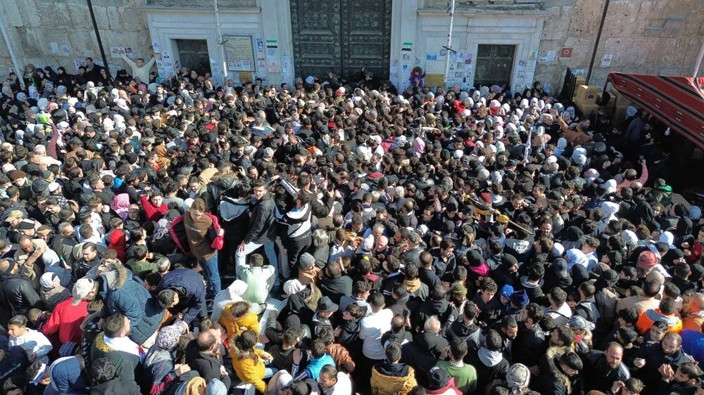 Emevî Camii’nde cuma namazında izdiham: Ölü ve yaralılar var!