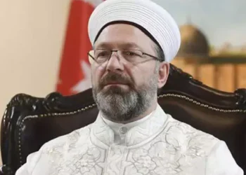 Erbaş’ın “İlahiyat mezunu dışındakiler artık imam olamayacak” açıklaması havada kaldı