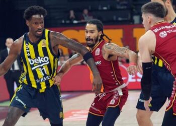Derbide gülen taraf Fenerbahçe Beko
