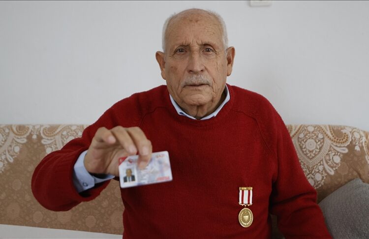 50 yıl sonra Kıbrıs gazisi ünvanı aldı 1 50 yıl sonra Kıbrıs gazisi ünvanı aldı