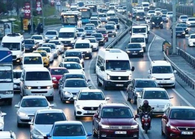 Türkiye'de trafikteki her 4 otomobilden 1'i hurda yaşında! 1 Türkiye’de trafikteki her 4 otomobilden 1’i hurda yaşında!