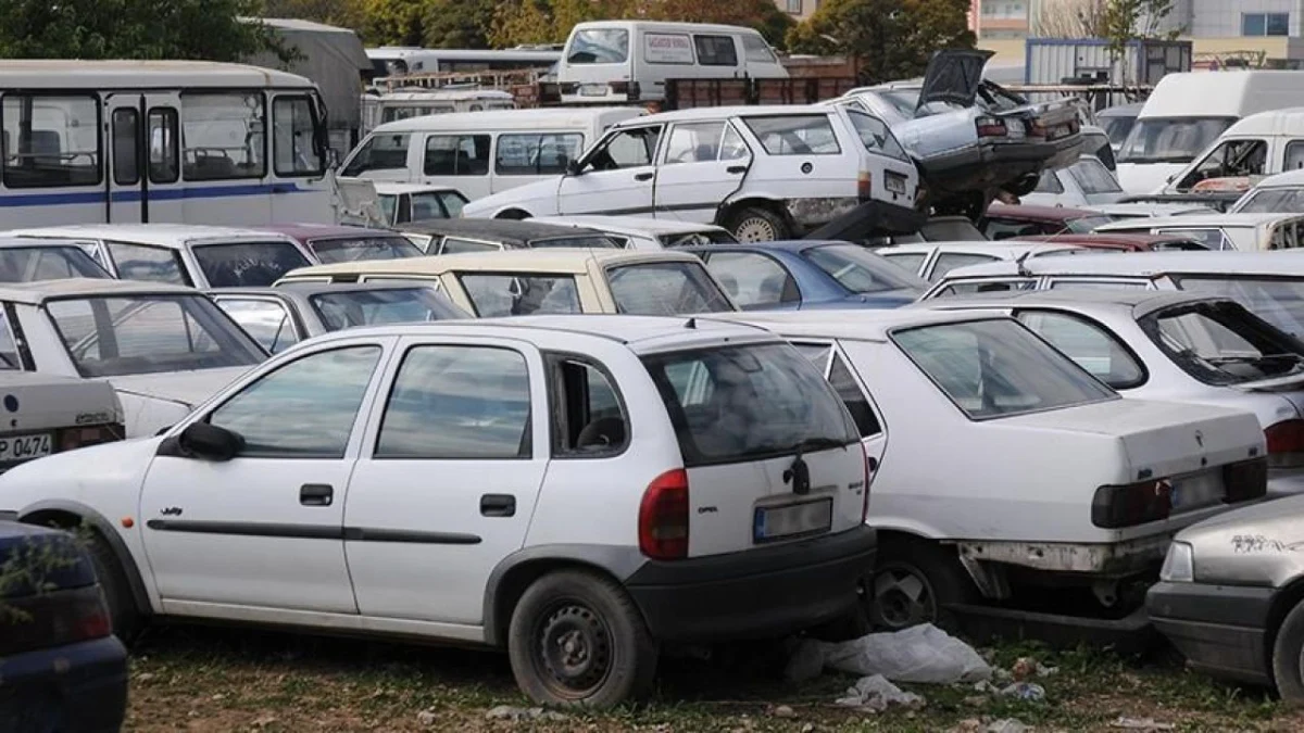 Türkiye'de trafikteki her 4 otomobilden 1'i hurda yaşında!