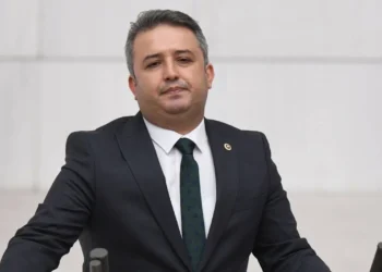 İlk fire! İsa Mesih Şahin ‘Yeni Yol’da olmayacak