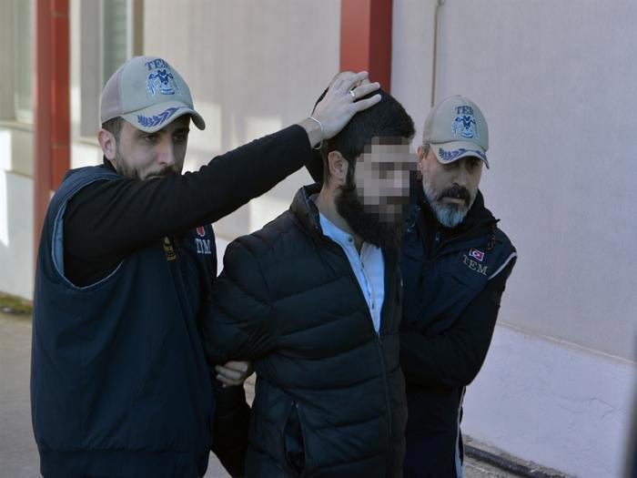 Vatandaşlardan para toplayıp IŞİD’e gönderen terör destekçileri yakalandı 1 Vatandaşlardan para toplayıp IŞİD’e gönderen terör destekçileri yakalandı