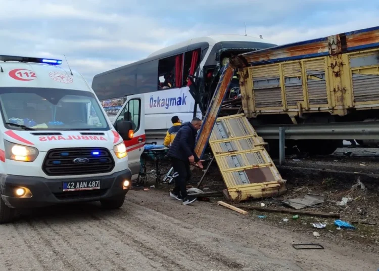 Konya’da zincirleme kaza: 2 ölü, 24 yaralı