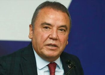 Yeğenini Genel Sekreter Yardımcısı yapan Muhittin Böcek’ten açıklama: ‘Öz değil’