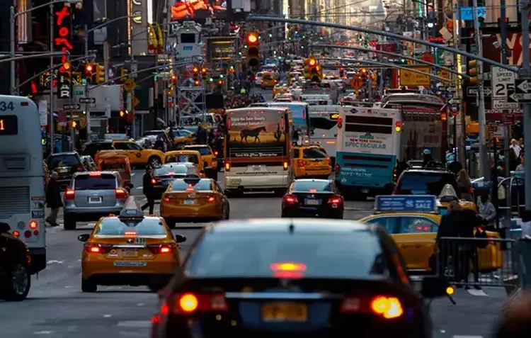 New York’a yoğun saatte aracıyla giren, 9 dolar ödeyecek 1 New York’a yoğun saatte aracıyla giren, 9 dolar ödeyecek