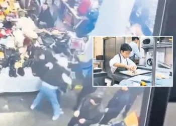Caniler sokaklarda kol geziyor! 14 yaşındaki çocuğu ‘kardeşim’ dediği için bıçakladılar; durumu ağır