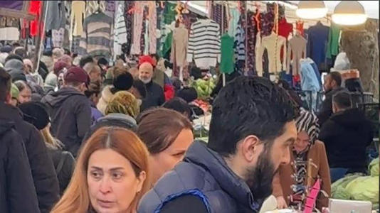 İstanbul'un 50 yıllık semt pazarı kapatıldı 1 İstanbul’un 50 yıllık semt pazarı kapatıldı