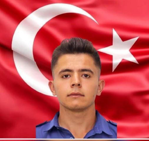 Kazada şehit olan polise hüzünlü veda 2 Kazada şehit olan polise hüzünlü veda